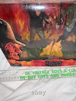 Neca 2004 FREDDY VS. JASON Diorama DELUXE BOXED SET NEVER OPENED Reel Toys